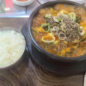 장터국밥 감자탕 사진