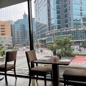 테이블 32 리뷰 사진