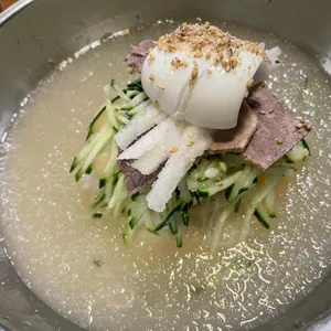 고봉냉면 사진