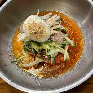 고봉냉면 사진