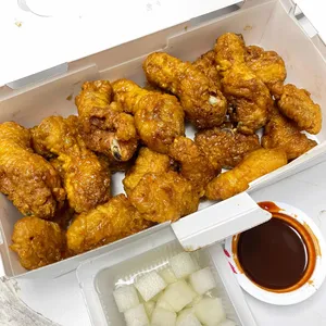 교촌치킨 사진
