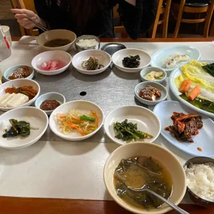 호숫가에서 사진