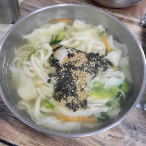 얼큰손수제비 한나분식 사진