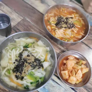 얼큰손수제비 한나분식 사진