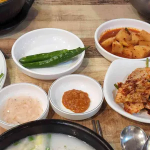 쌍둥이 수육국밥 사진