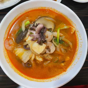 안래홍 사진