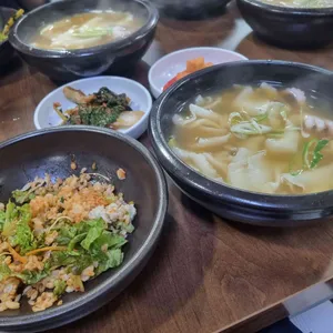 낙지한마리수제비상도 사진