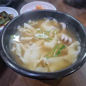 낙지한마리수제비상도 사진