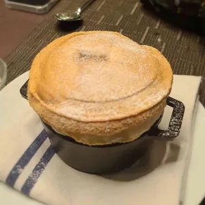더화이트 사진