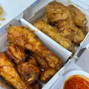 교촌치킨 사진