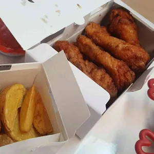 교촌치킨 사진