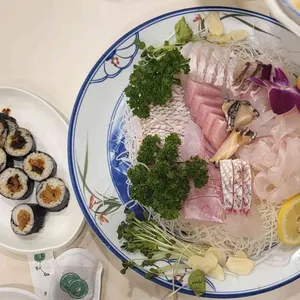 신성일식 사진