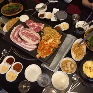 돈벼락 돌김치삼겹살 사진 2