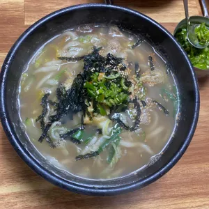 전통항아리수제비 사진