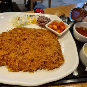 홍익돈까스 사진