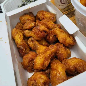 교촌치킨 사진