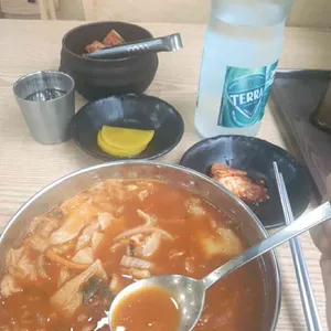 옛날수제비비빔밥 사진