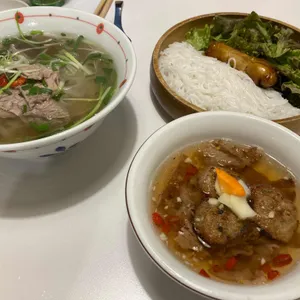 우엔 사진