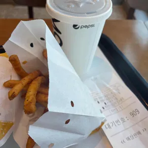 맘스터치 사진