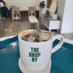 더 드롭 바이 사진