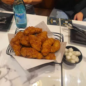교촌치킨 사진
