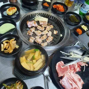시골돼지 사진