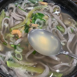 뚝배기손칼국수 사진