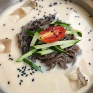 디안 한우곰탕 콩국수 사진