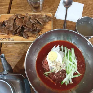육쌈냉면 대표 사진