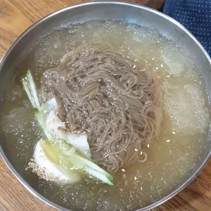 육쌈냉면 사진