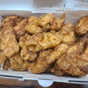 교촌치킨 사진