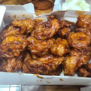 교촌치킨 사진