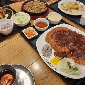 홍익돈까스 사진