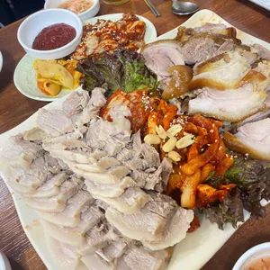 장군족발보쌈 사진