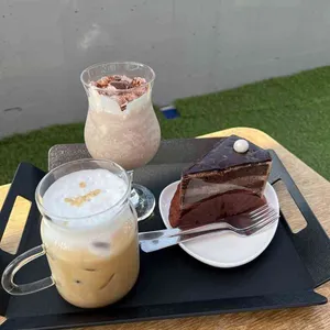 카페 서 사진