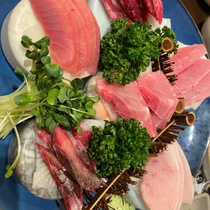 신라이사부독도참치 사진