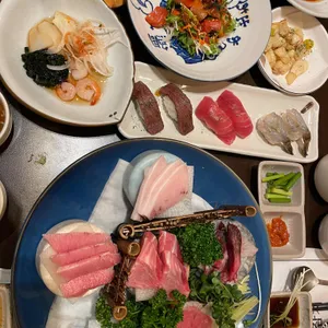 신라이사부독도참치 사진