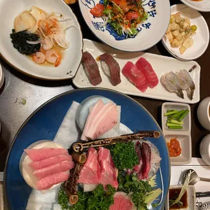 신라이사부독도참치 사진