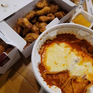 교촌치킨 사진