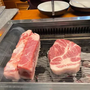 화씨이육공 사진