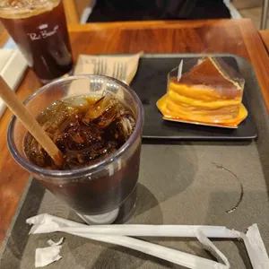 폴바셋 사진
