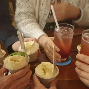 더 마틴 사진