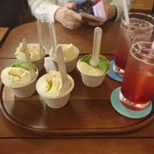 더 마틴 사진