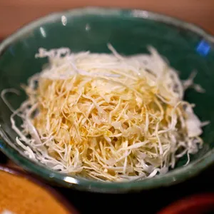 카츠 바이 콘반 리뷰 사진
