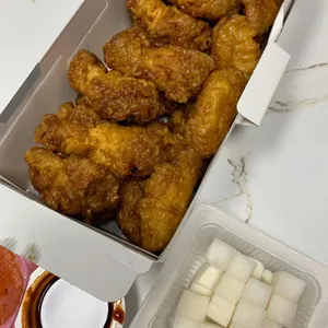 교촌치킨 사진
