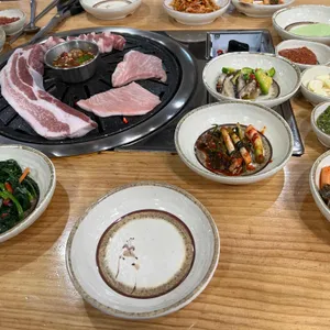 온천약돌한우돼지정육식당 사진