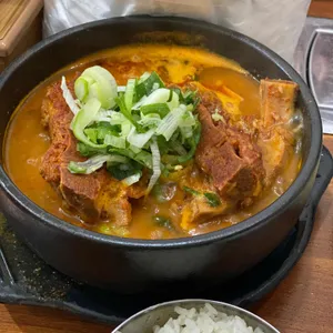 삼식이감자탕뼈해장국 사진