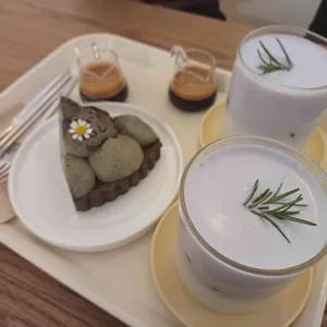 카페 곰곰이 대표 사진
