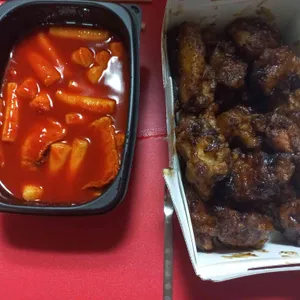 교촌치킨 사진
