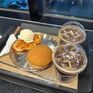 하이테이블 사진
